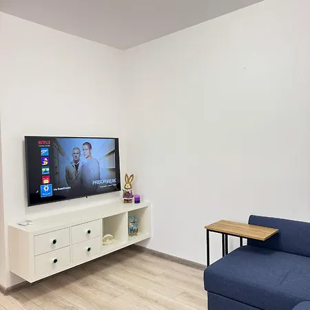 Daire Modern 10 Minutes Walking Distance From N Romanescu Park