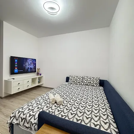 Daire Modern 10 Minutes Walking Distance From N Romanescu Park